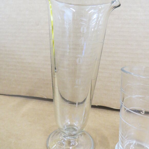 Lot of 3 Industrial Lab Glass Measuring Beakers 500/300/100 mL USA 20th Cent - Picture 4 of 8